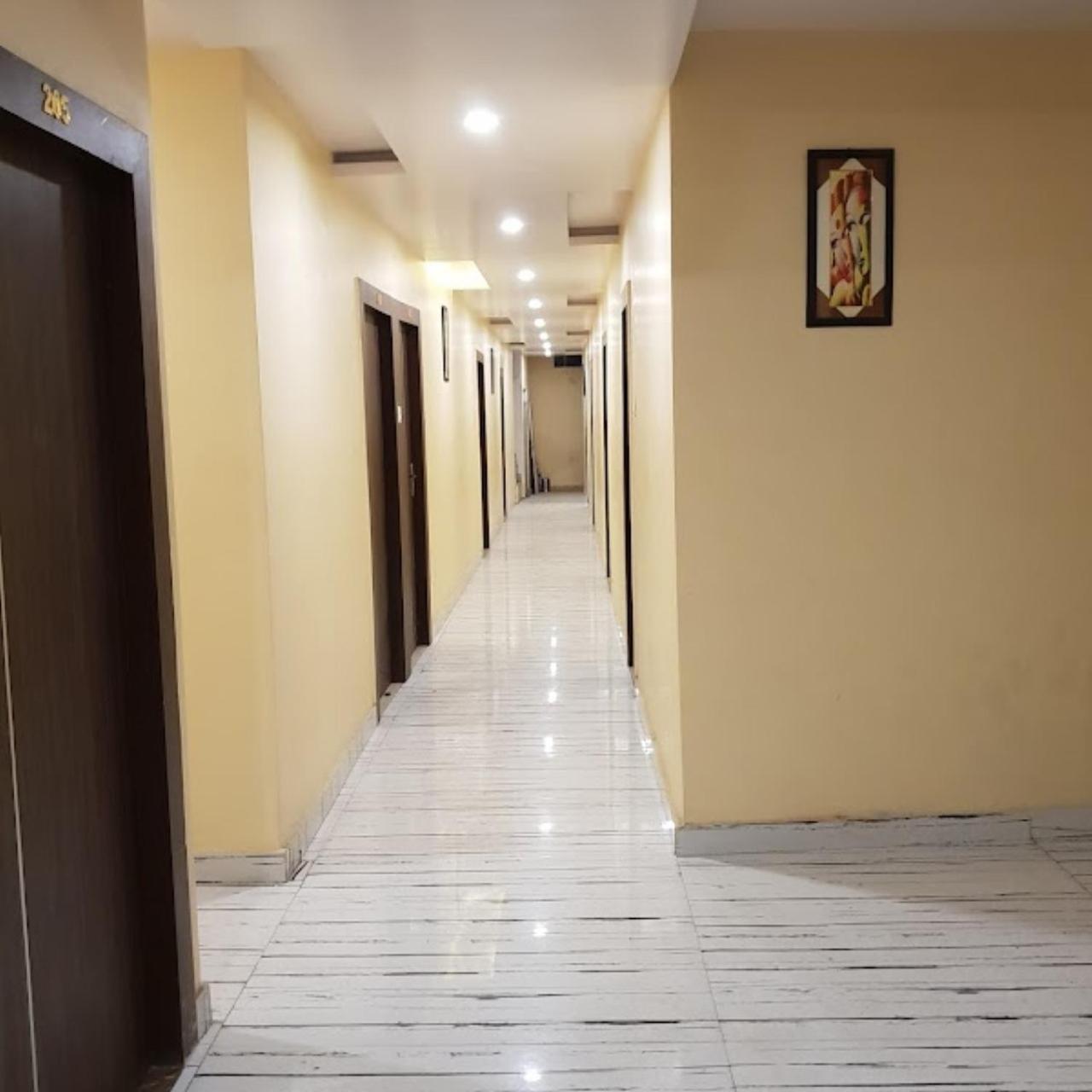 New Kumar Hotel & Banquet Lucknow Exterior foto